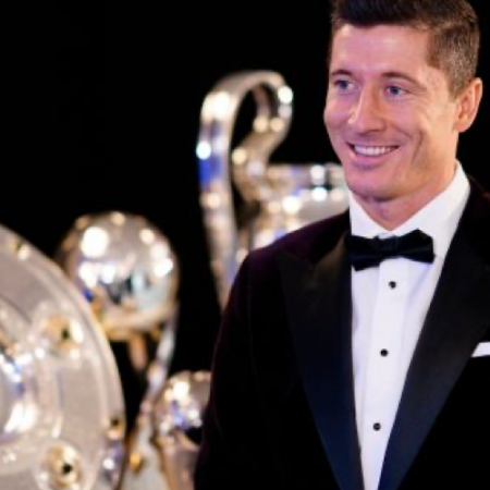 Lewandowski Beats Messi & Ronaldo to Best FIFA Men’s Player Award