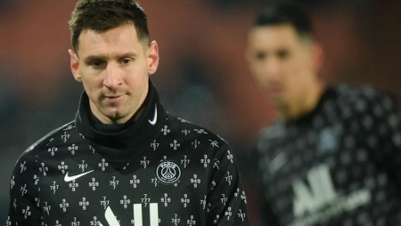 Lionel Messi, 3 PSG Teammates Test Positive for COVID-19