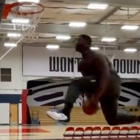 Zion Sends NBA World Into a Spin in Just 3 Seconds